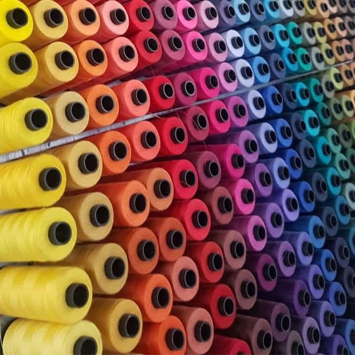 Fili da ricamo colorati